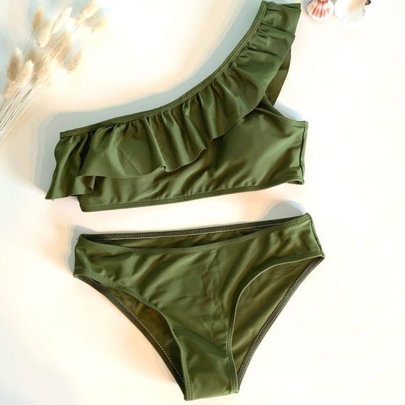 Other - green rruffle bikini set 💚